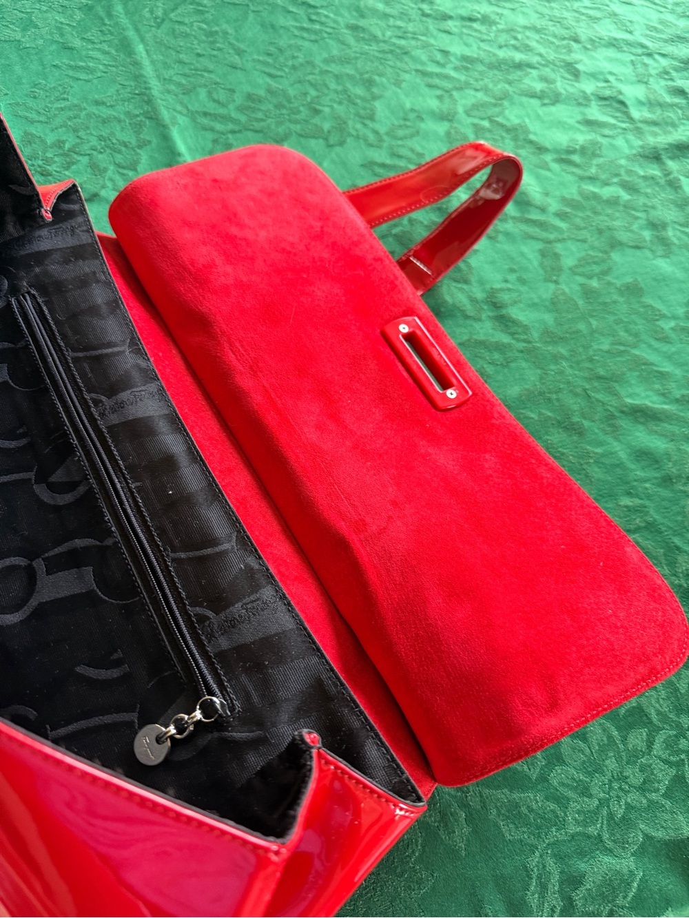 Red bag - Picture 5 of 5